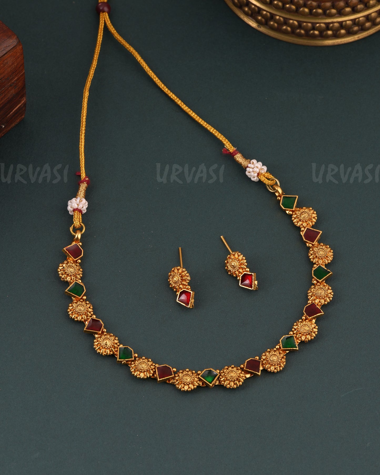 Gold-Toned Floral Design Choker Necklace 1647
