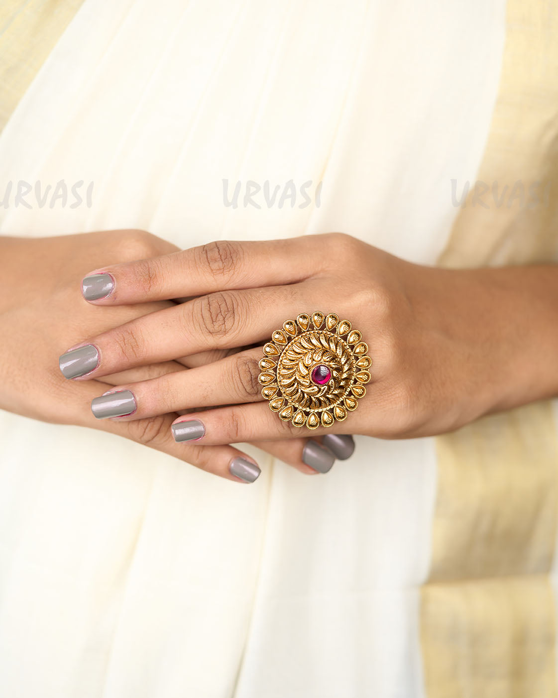 Gold-Toned Leaf Drop Motif Finger Ring FR 12