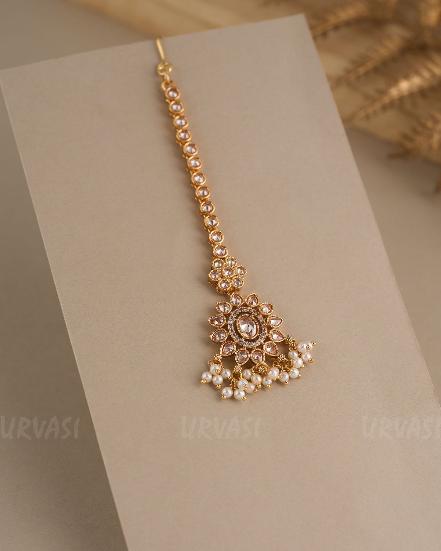 Gold-Toned Kundan Floral Chutty CH 94
