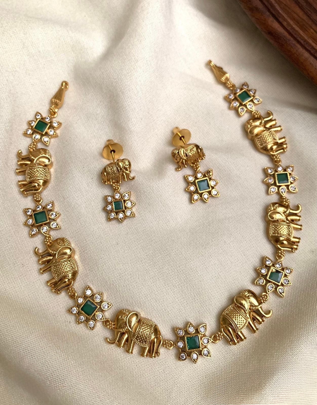 Gold-Polish Elephant Sufi Green Stone Necklace 1216