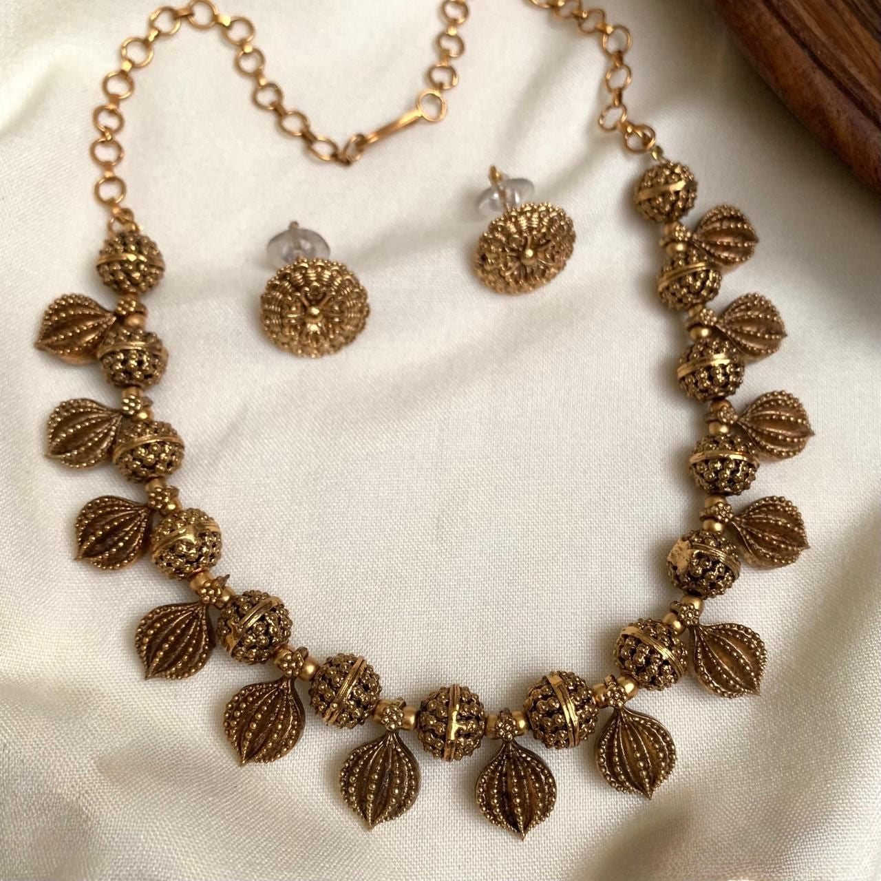 Gold-Toned Bead Designed Necklace 176