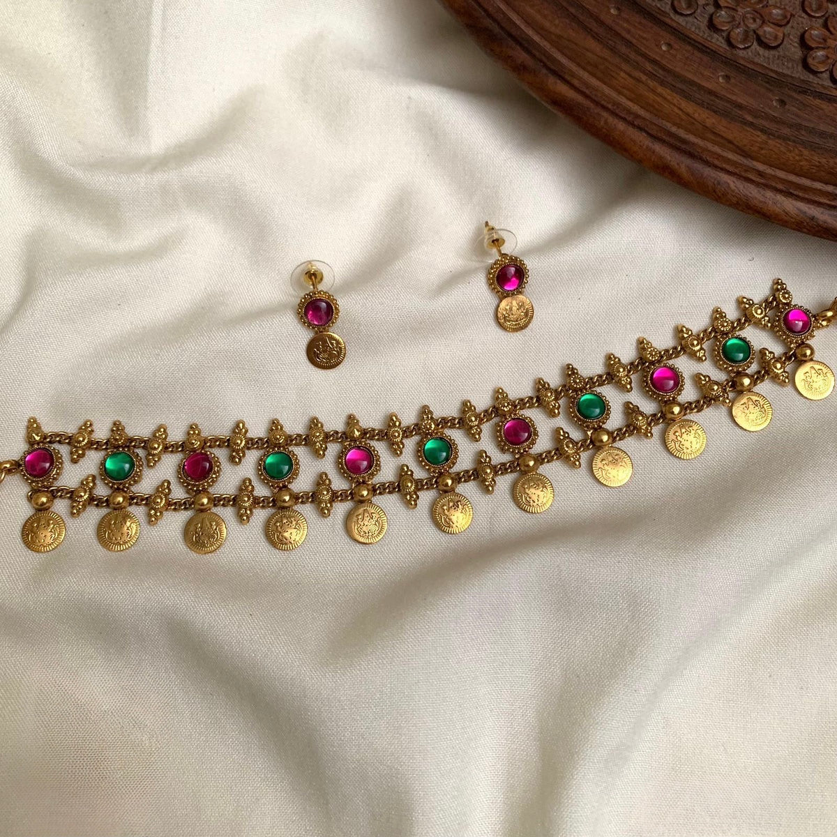 Gold-Toned Kaasu X Floral Choker Necklace 151