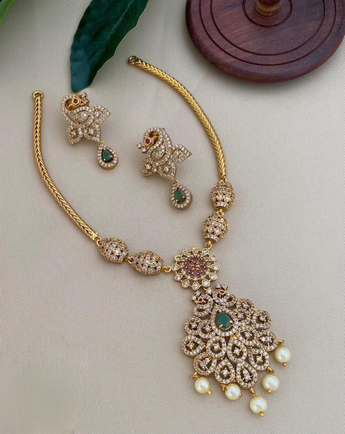 Gold-Toned Floral Necklace 1815