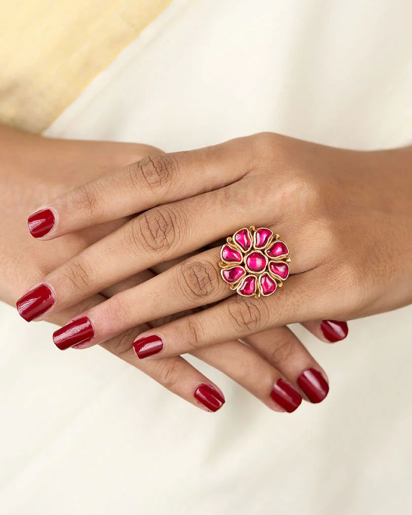 FINGER RINGS