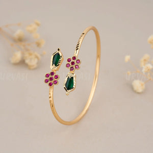 TRADITIONAL BANGLES