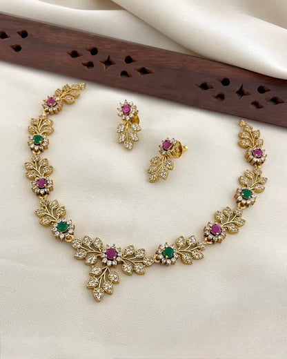 Gold-Toned Floral Leaf Designed Necklace 1460