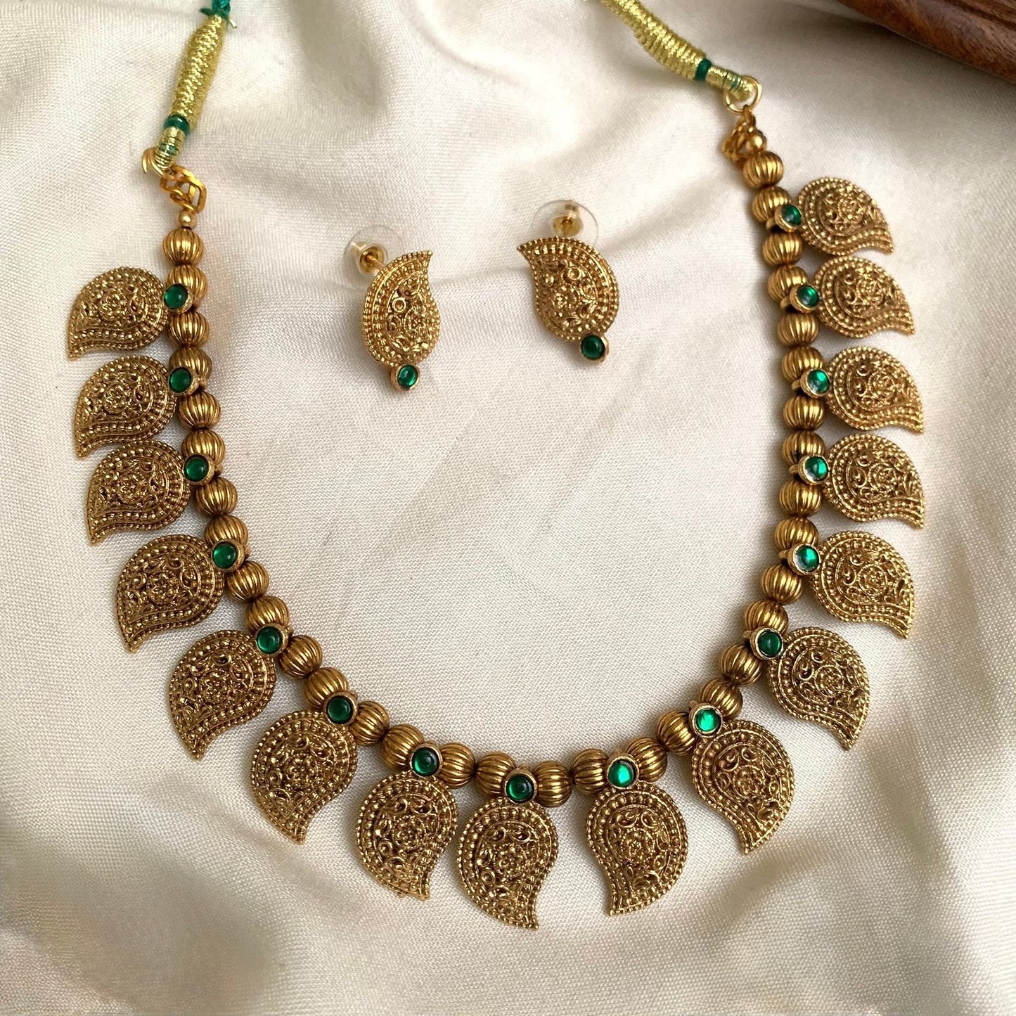 Gold-Toned floral Mango Necklace 615