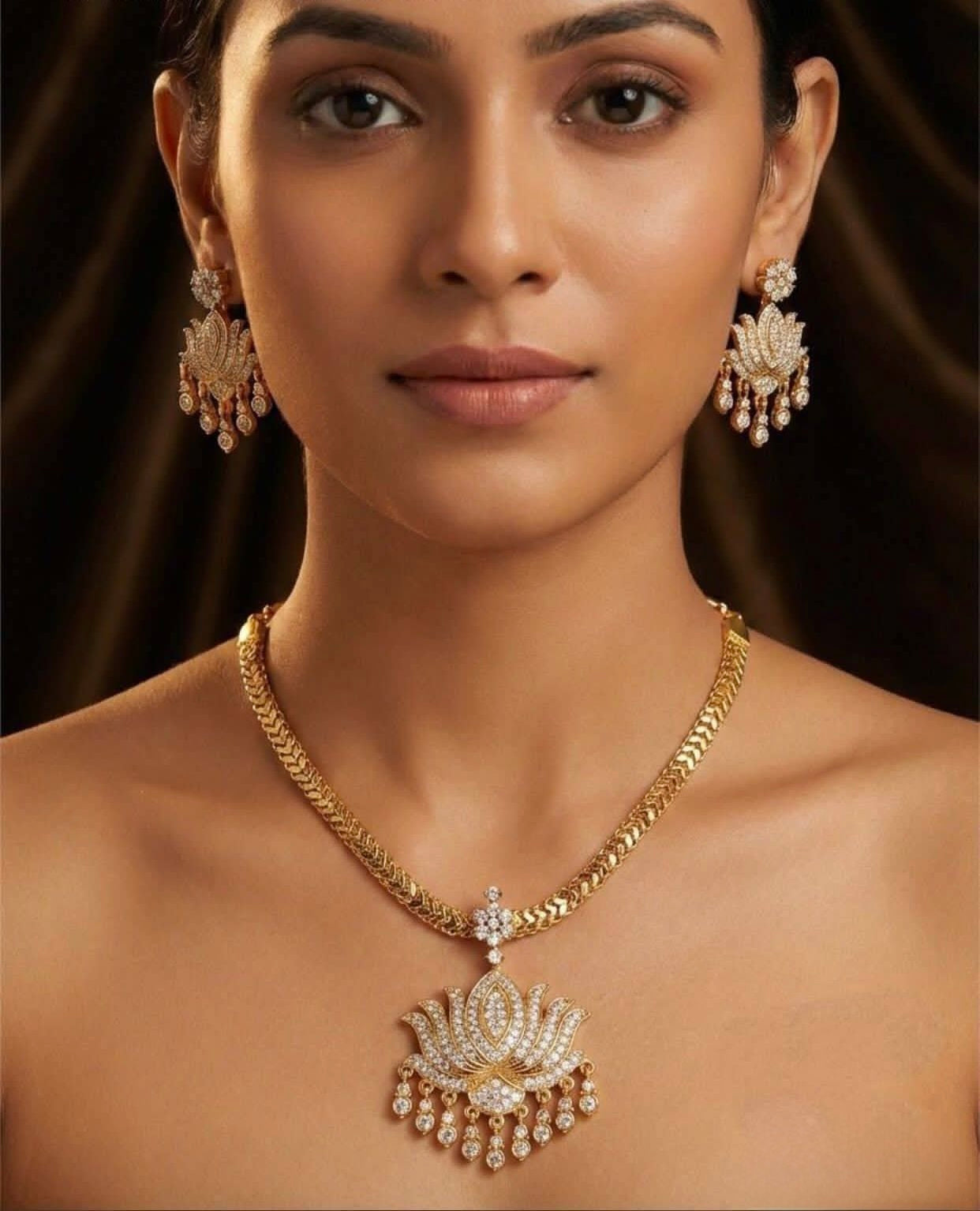 Gold-Toned Lotus-Pendant Necklace 1392