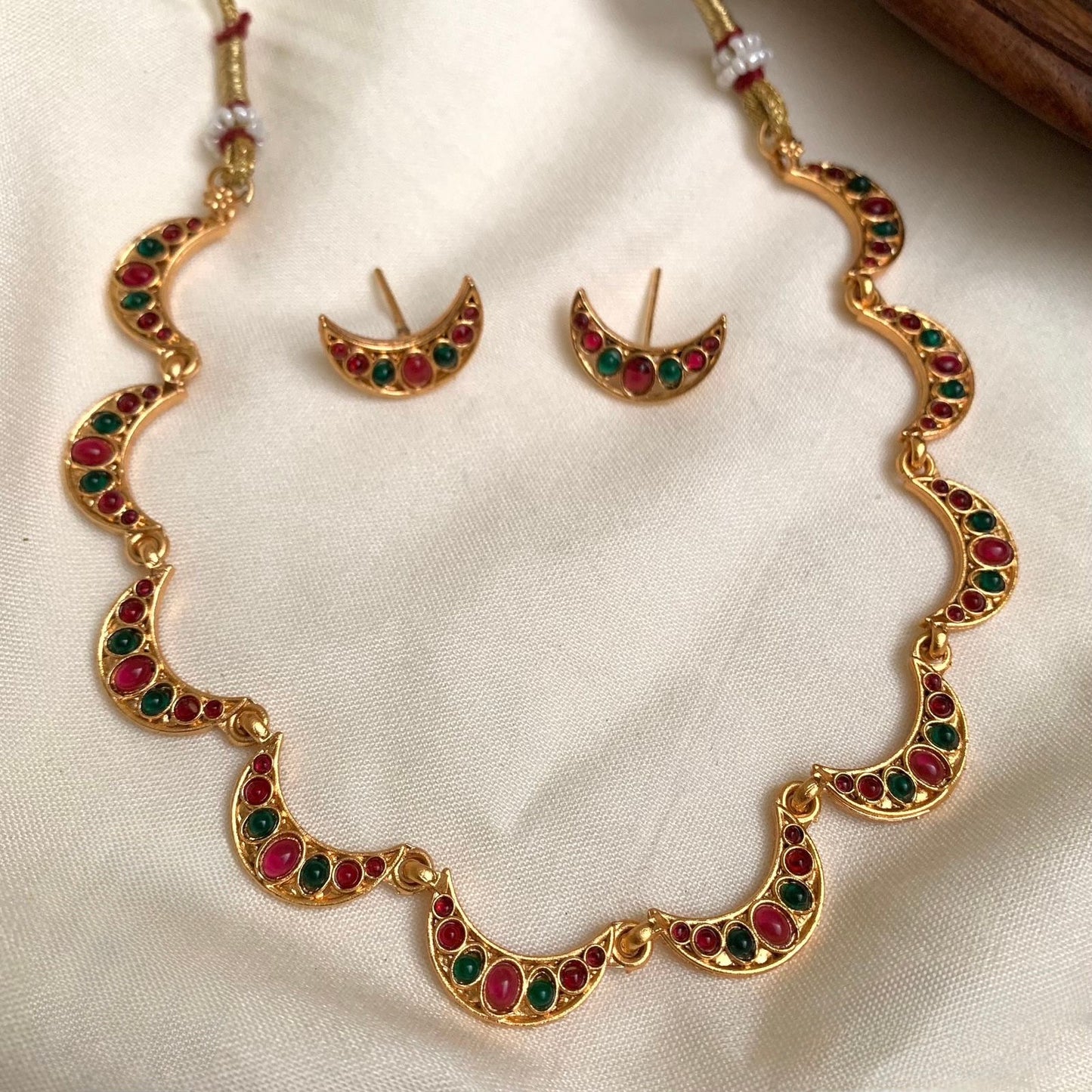 Gold-Toned Chaandbhali Designed Necklace 173