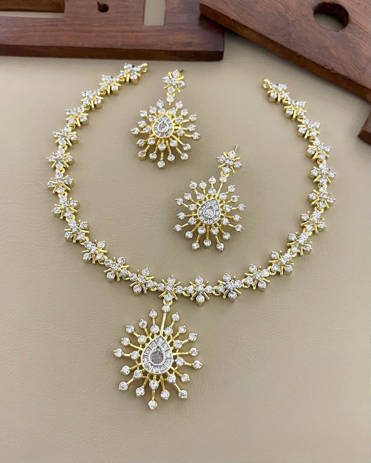 Gold-Toned Stone-Studded AD Necklace 640