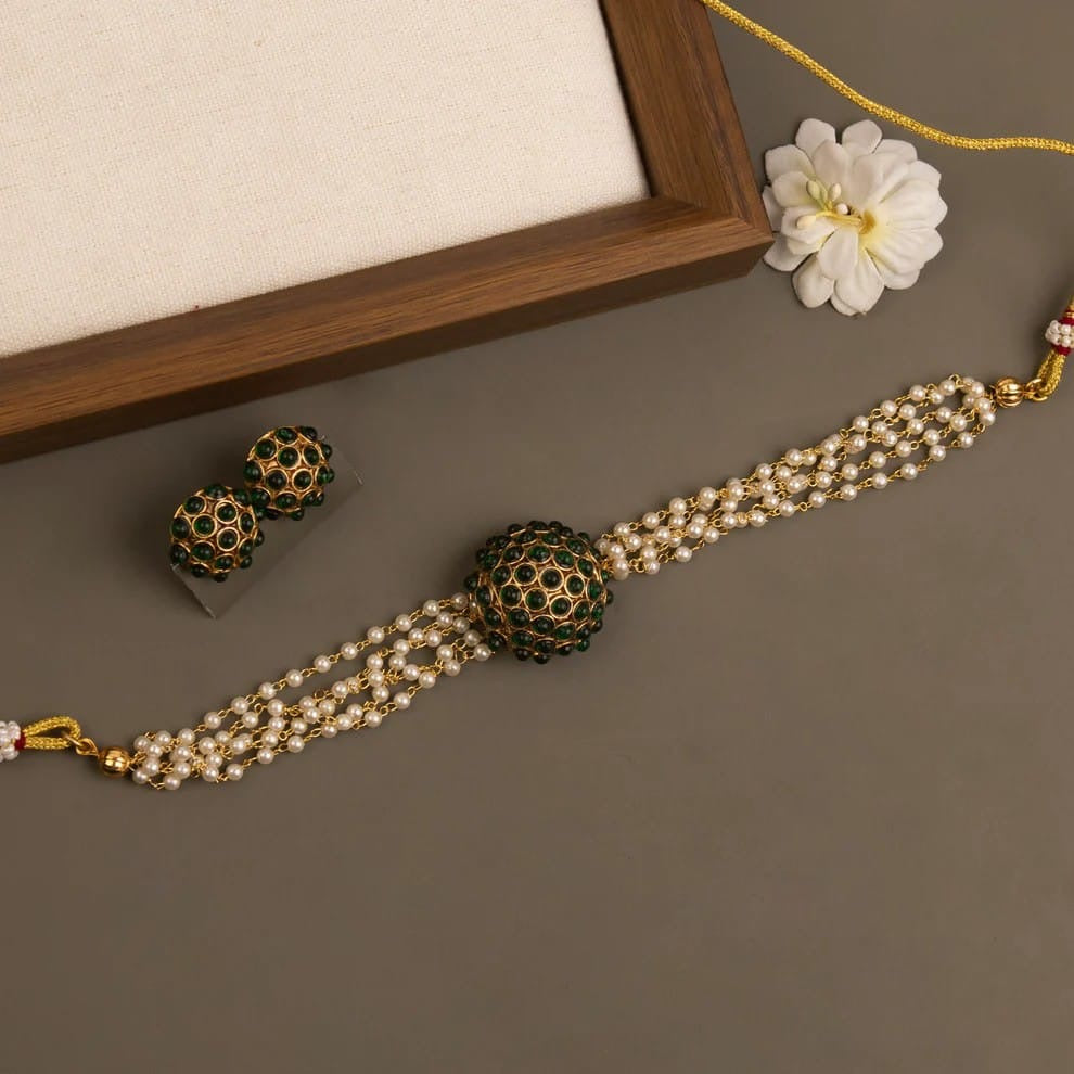 Gold-Toned  Pearl Stud Choker Necklace 1788