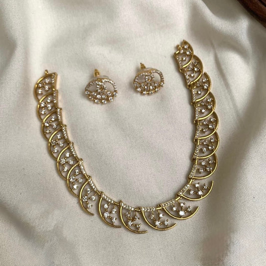 Gold-Polish Stone-Studded AD Necklace 1582
