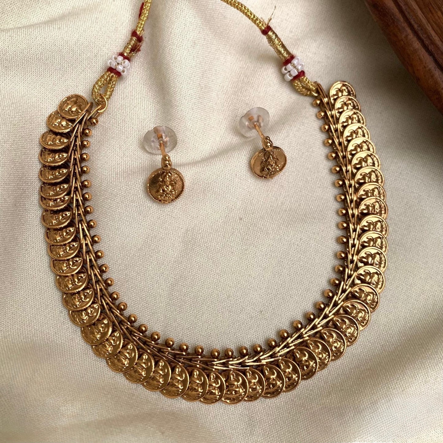 Matte Gold-Toned Lakshmi Kashu Necklace 1194