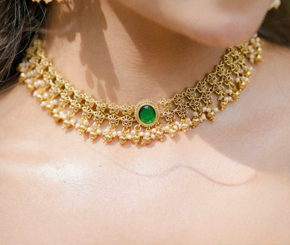 Emerald Stone and Pearl Beaded Necklace 911