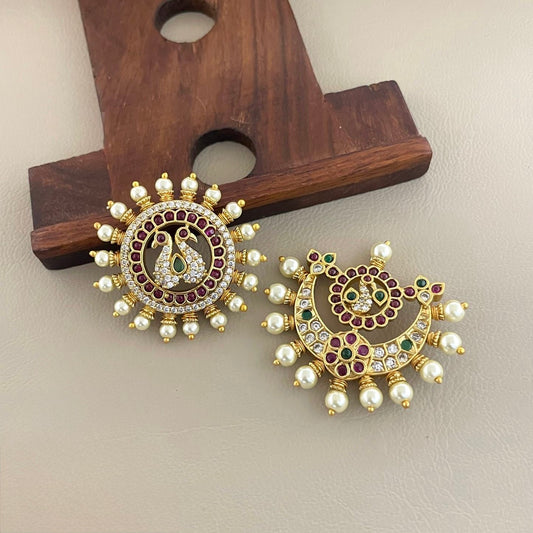Gold-Toned Peacock Motif Sura-Chandra Pearl Hair Choti HR 15