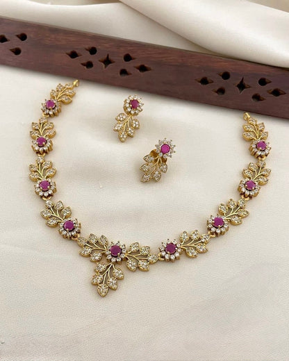 Gold-Toned Floral Leaf Designed Necklace 1460