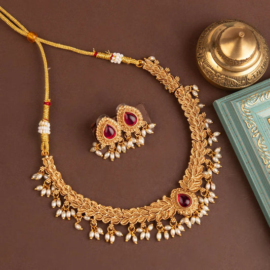 Gold-Toned Tear-Drop Floral Pearl Necklace 179