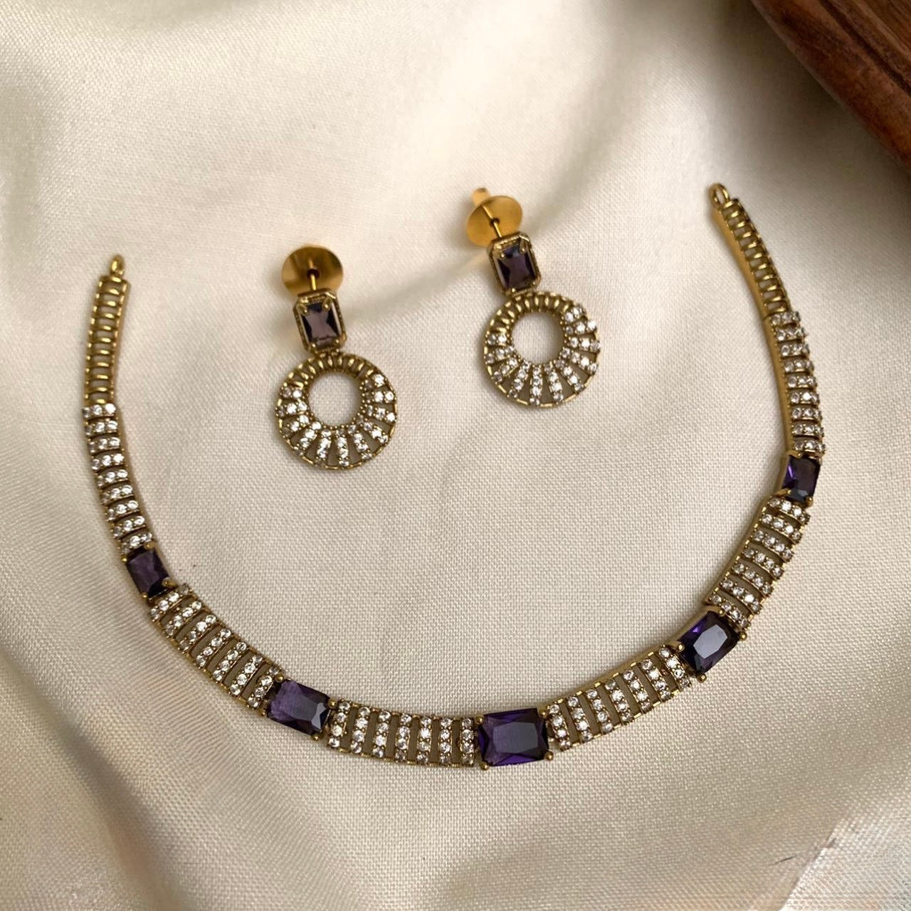 Mehendi Polish Box-Designed AD Necklace 169