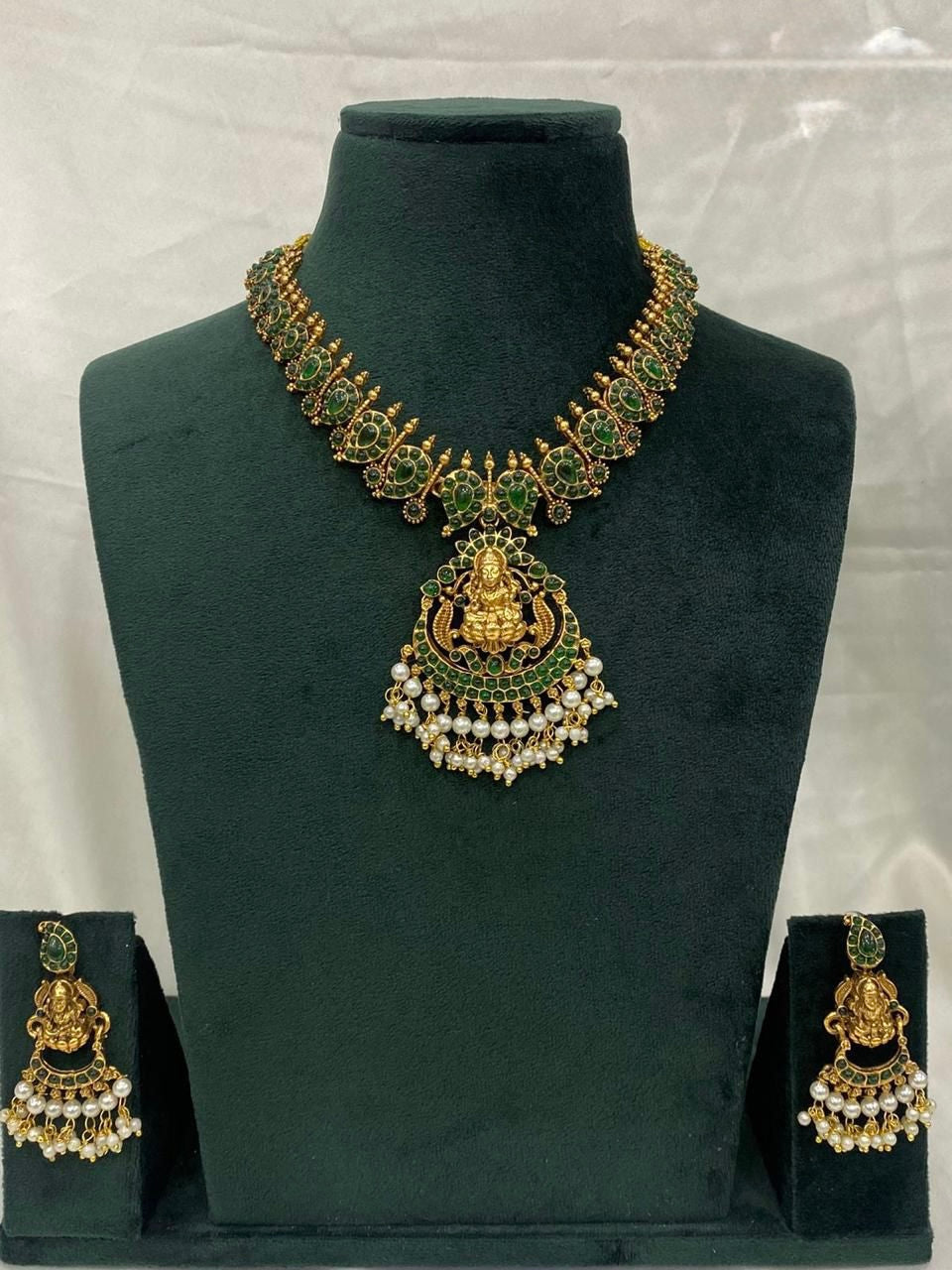 Traditional Kemp Vaahini Attigai Green Necklace 1200