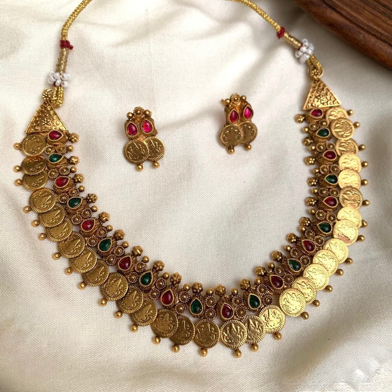 Gold-Toned Kaasu Tear-Drop Designed  Necklace 775