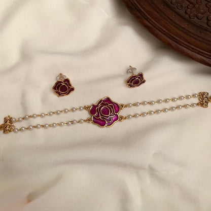 Gold-Polish Rose-Pendant Pearl Choker Necklace 1260