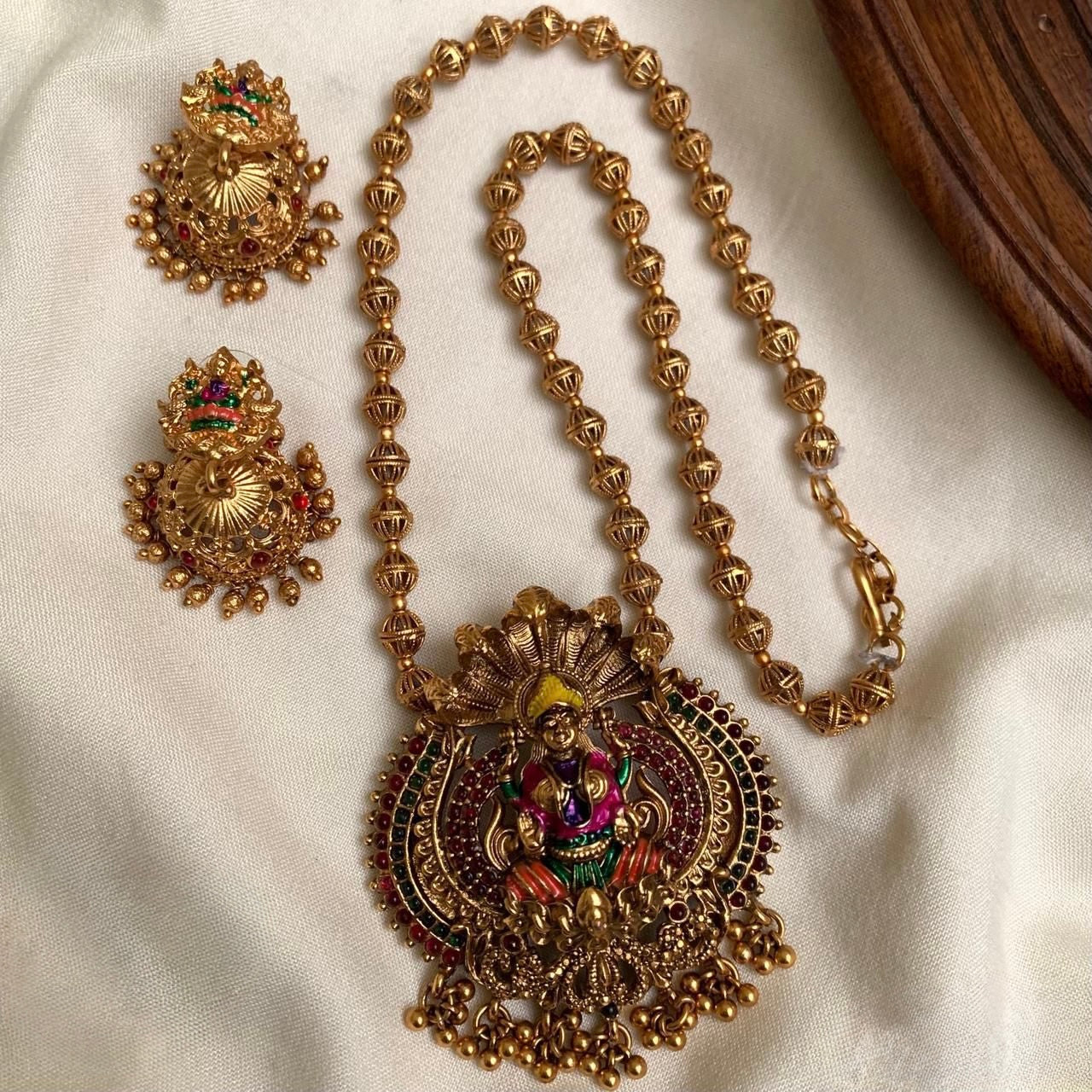 Gold-Toned Goddess Lakshmi Naga Pendant Short Necklace 1404