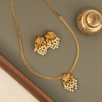 Gold-Polish Elephant Pendant Pearl Necklace 1585