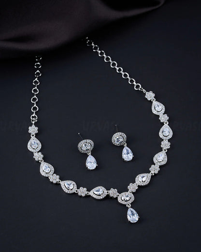 Pear Drop Green Stone Necklace 642