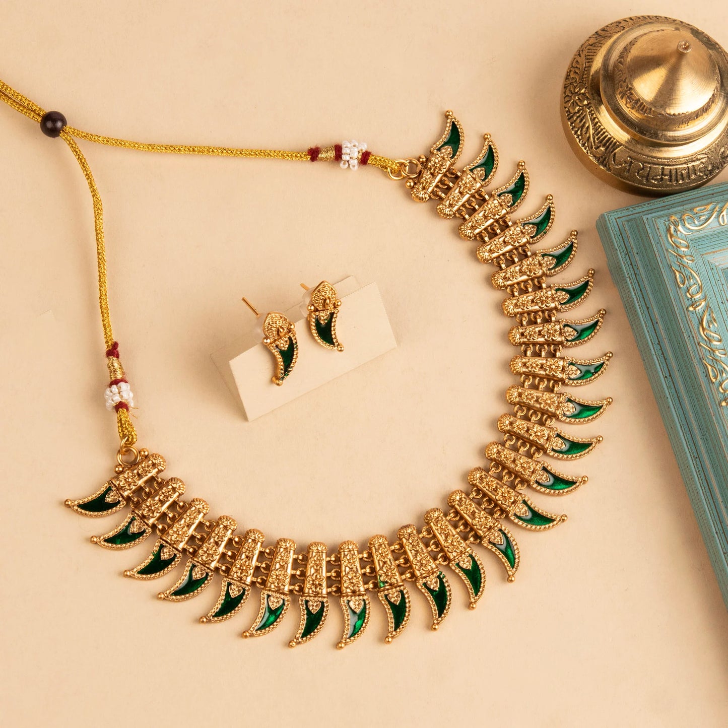 Gold-Polish Traditional Pulinagam Accent Necklace 1268