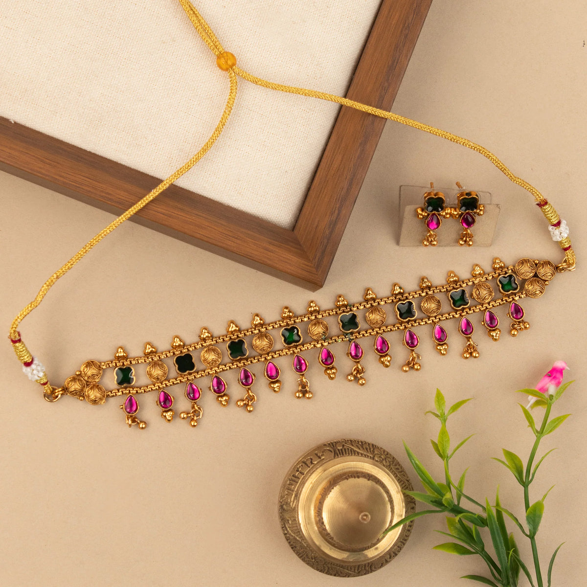 Gold-Toned Vanya Pear-Shaped Floral Choker Necklace 252