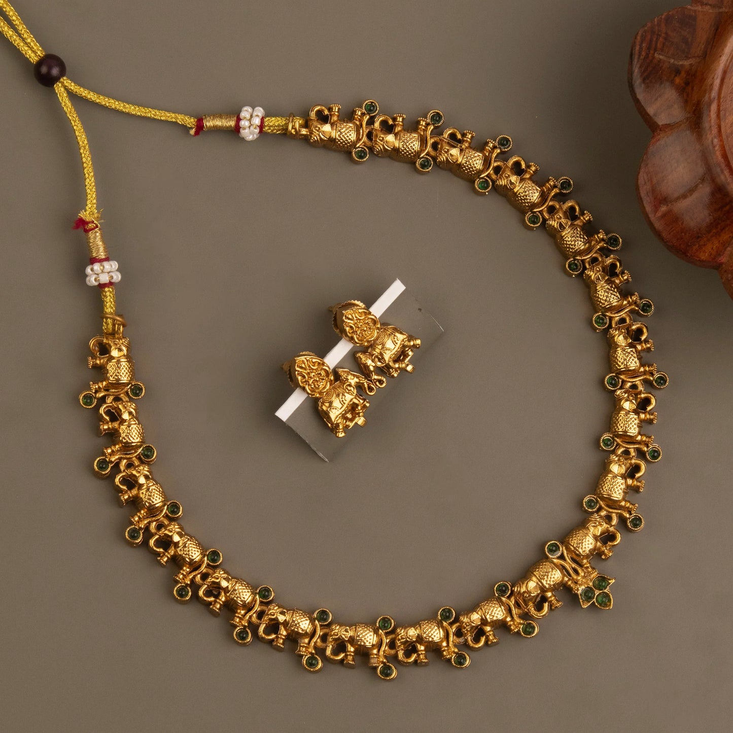 Gold-Toned Elephant Motif  Short Necklace 1162