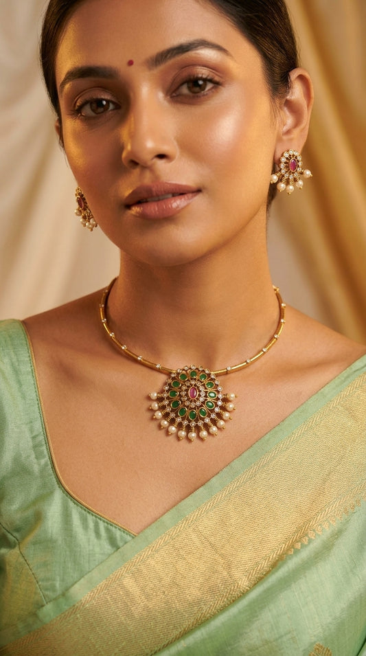 Gold-Toned Stone-Studded Floral Necklace 1406