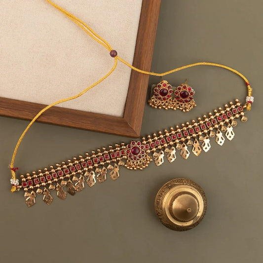 Gold-Floral Traditional Ilakkathali Choker Necklace 1770