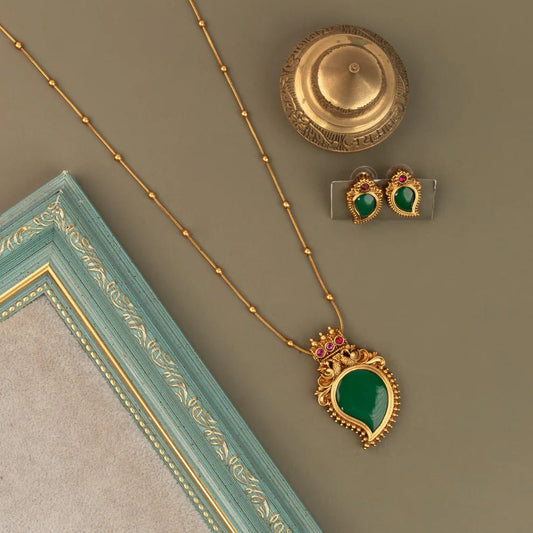 Gold-Toned Traditional Palakka  Mango Pendent Long  Necklace  1759