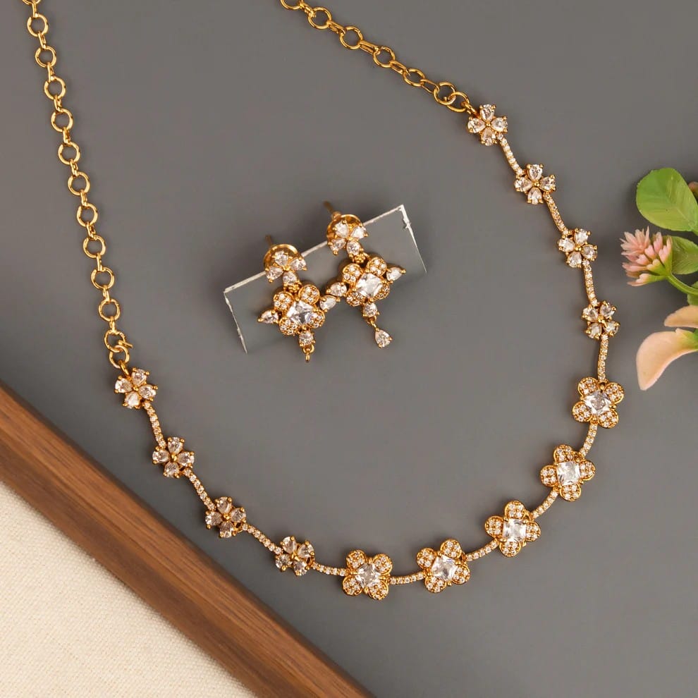 Gold-Toned Floral Stone Studded Necklace 1769