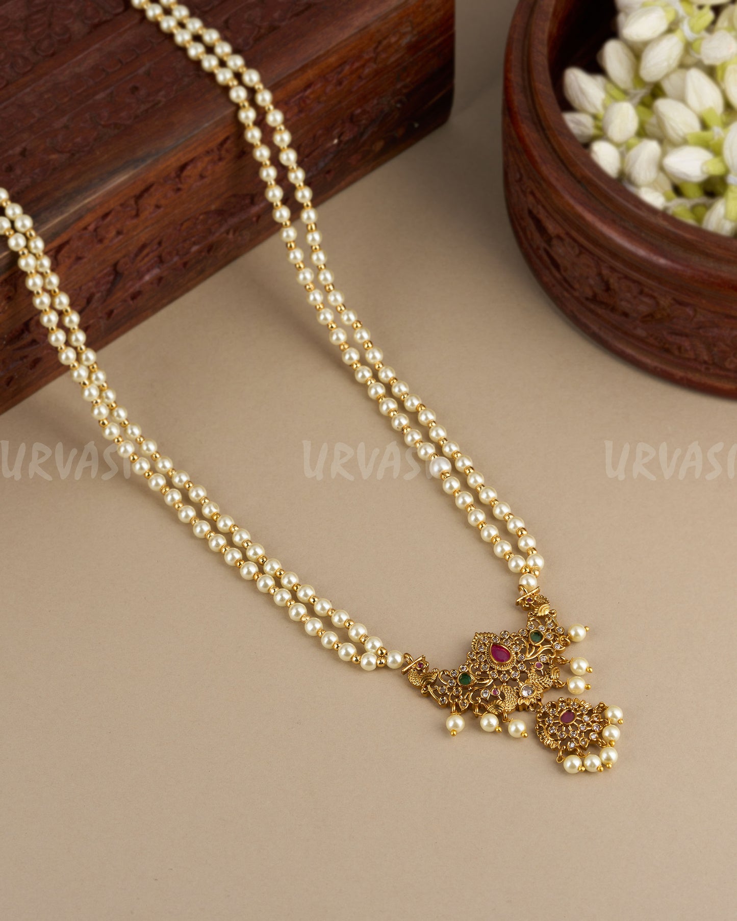 Gold-Toned Stone-Studded Pearl Mala  Ma 096