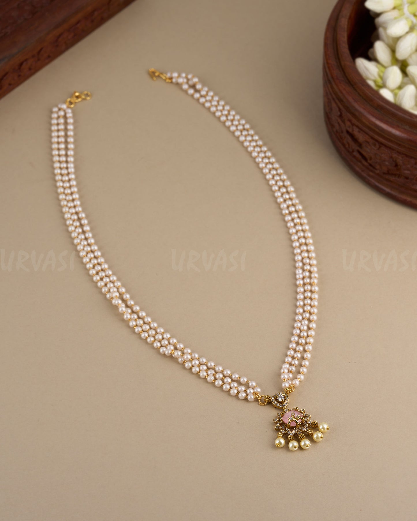 Gold-Toned Floral Pearl Designed Floral Pendant Ma 090