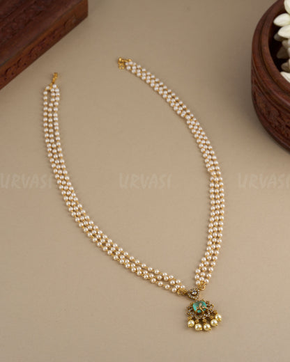 Gold-Toned Floral Pearl Designed Floral Pendant Ma 090