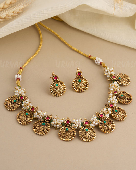 Gold-Toned Floral Cluster Pendant Pearl Necklace 021