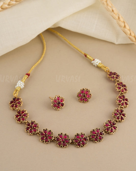 Gold-Toned Floral Choker Necklace 029