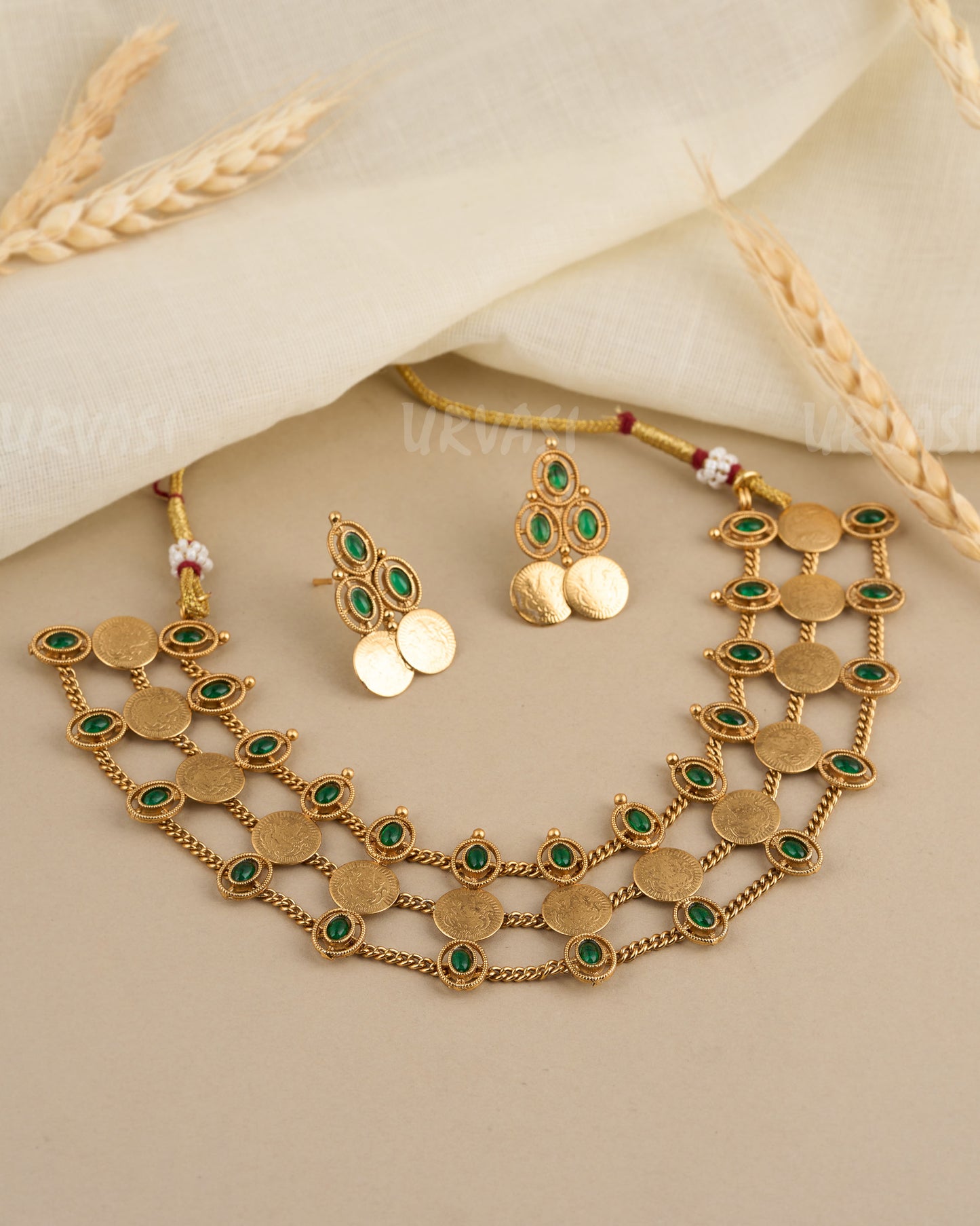 Gold-Toned Three-Layer Kashu Choker  Necklace 020