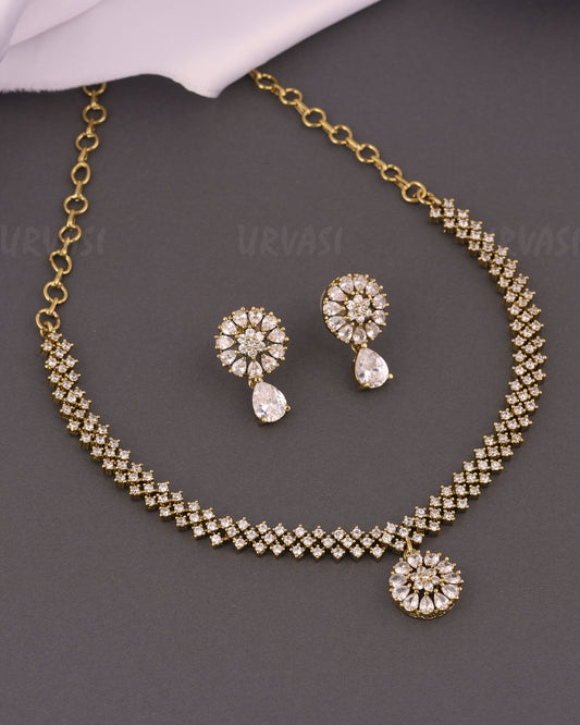 Mehendi Polish Celest Bloom Cluster Necklace 323