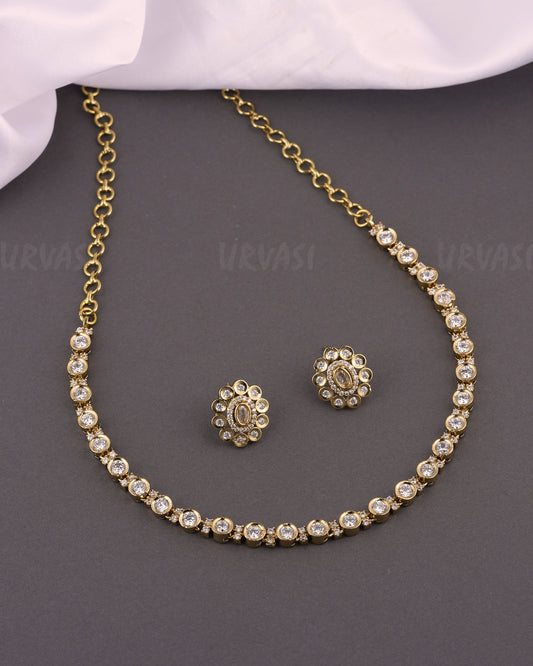 Gold-Toned Stone-Studded One-Layer Necklace 515