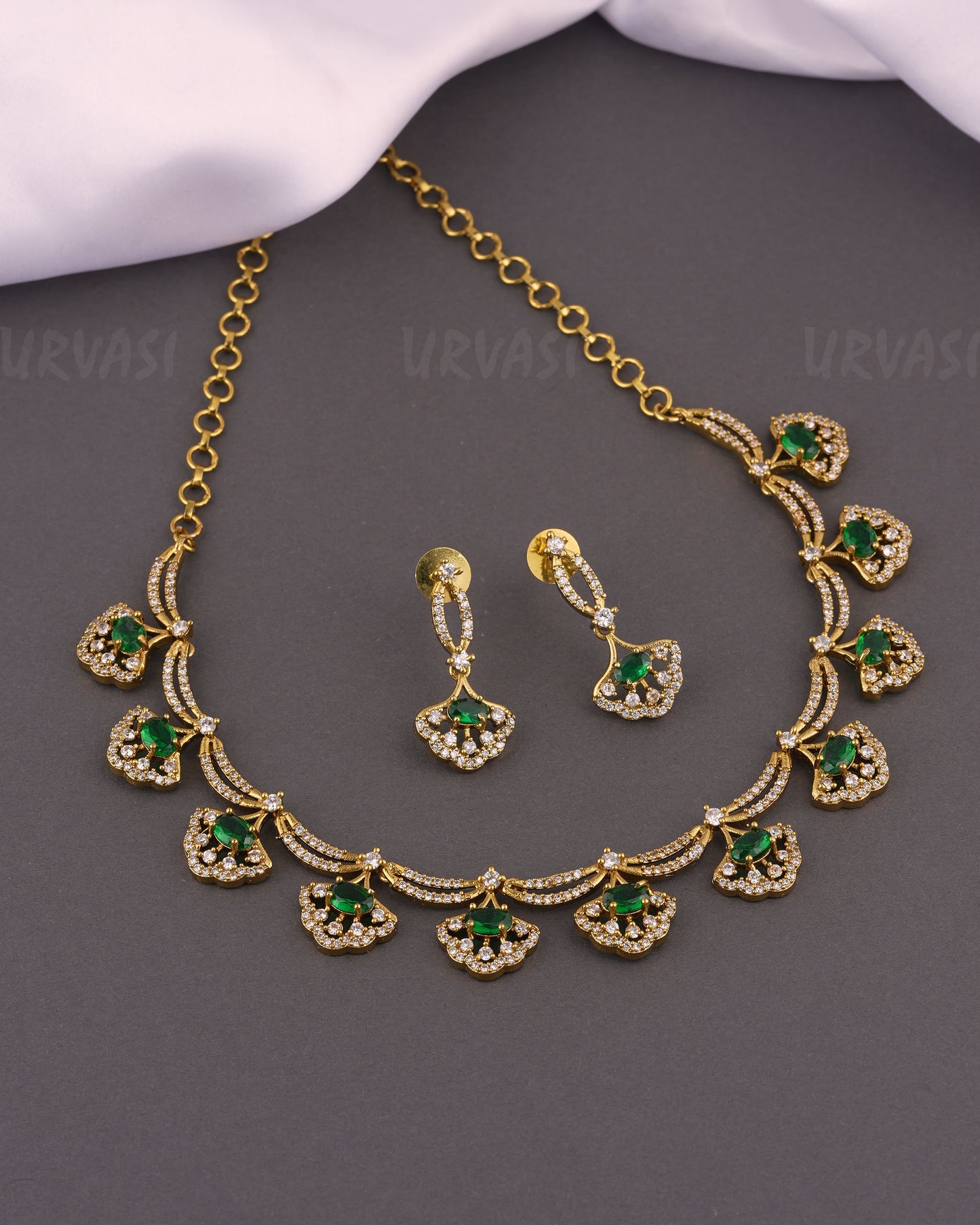 Gold-Toned Leaf-Designed Stone-Studded A Necklace 516
