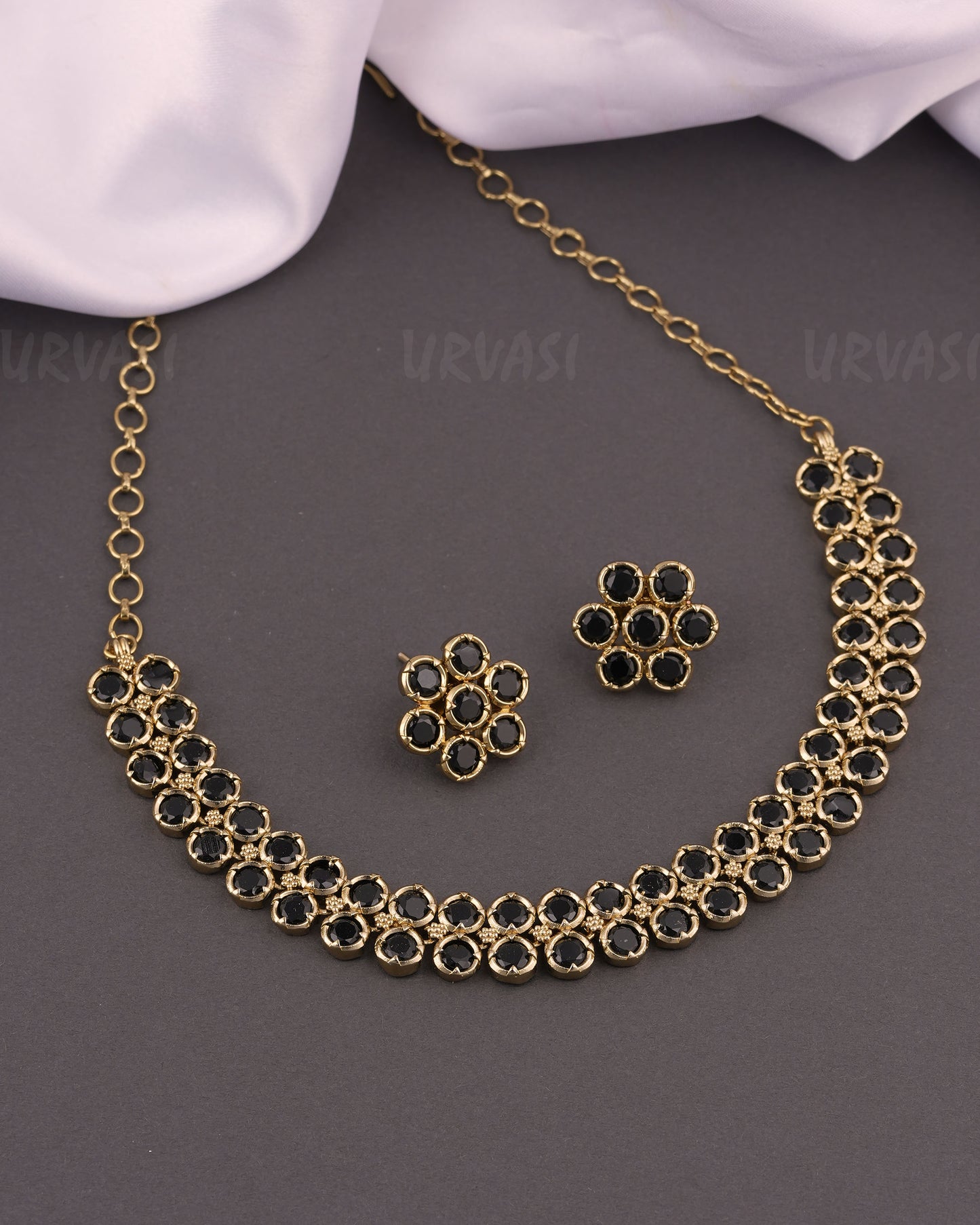 Mehendi Polish Stone-Studded Floral Choker Necklace 703