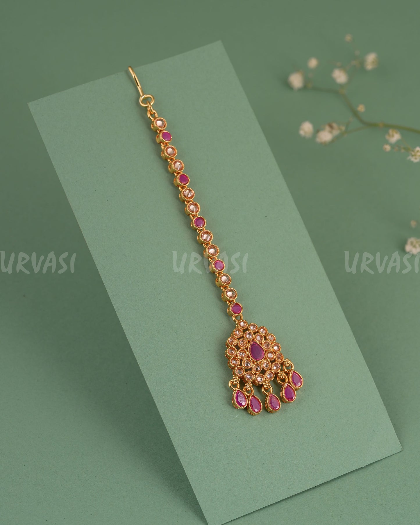 Gold-Toned Teardrop Designed Chutty CH 135