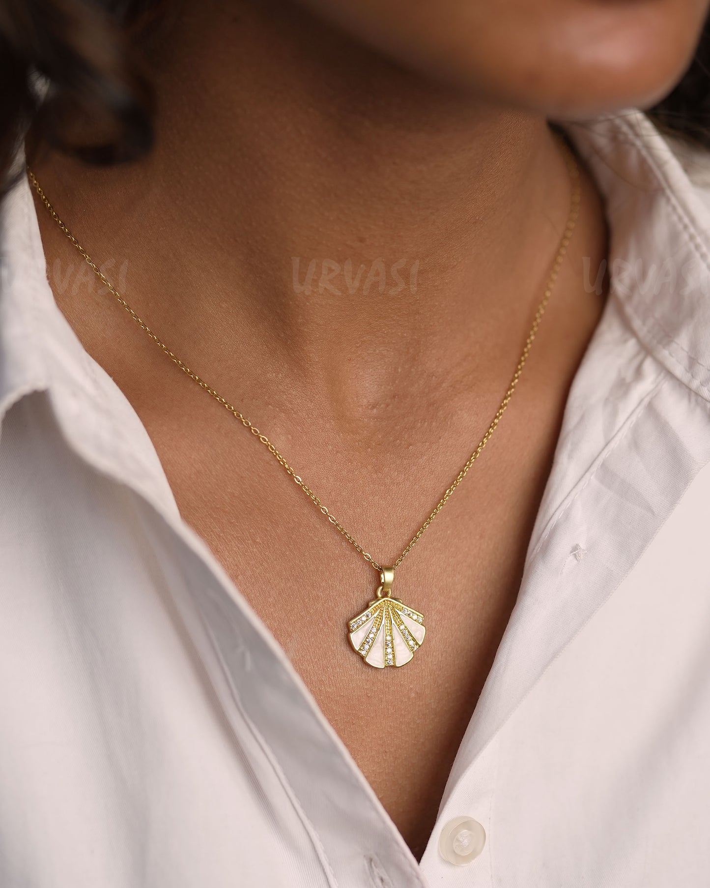 Gold-Toned Shimmering Shell Charm With Tiny Rhinestones Simple Chain SC 118