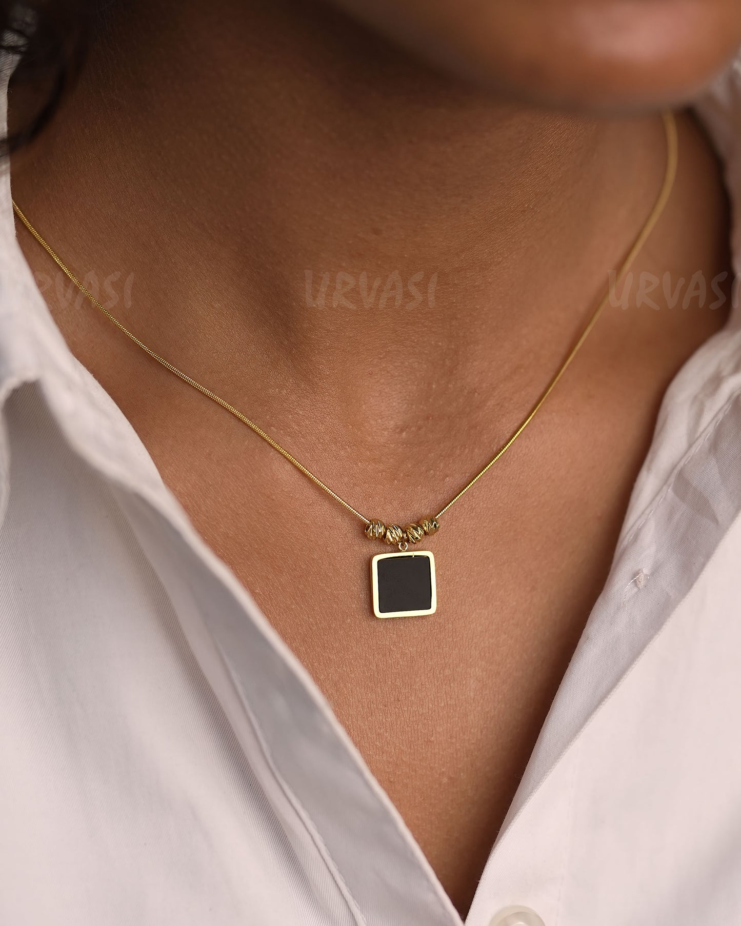 Gold-Toned  Square Black Onyx Simple Chain SC 128