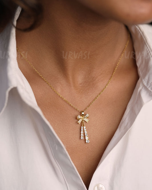 Gold-Toned Bow Shaped Simple Chain SC 135