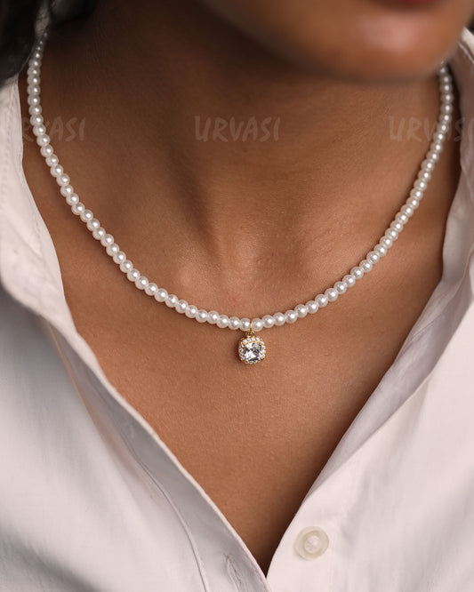 Pearl Beaded Central Pendant Simple Chain SC 178